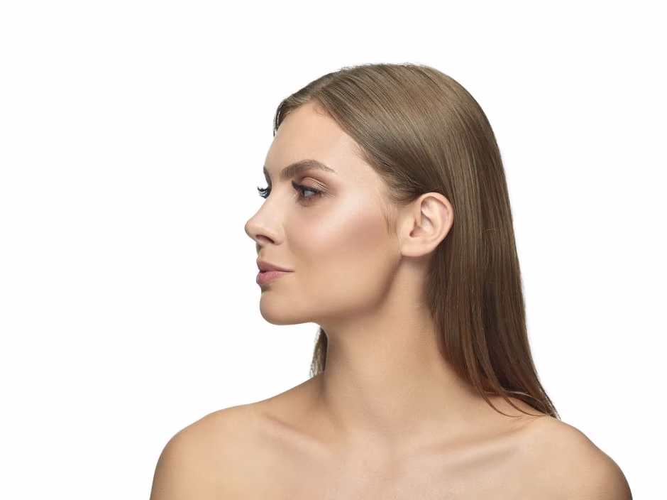 Mujer con Otoplastia